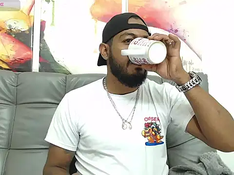 BladeFoxxx1 online show from 10-22-25, 02:34