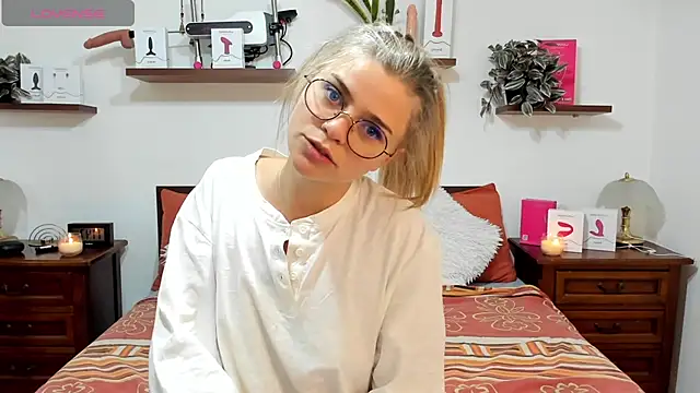 HaleyReedme online show from 10-05-25, 09:51