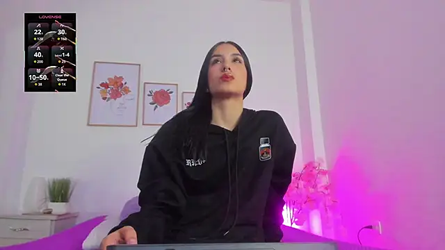 Snapshot of alana_111 chatting on 11-21-25, 03:16 alana 111 online show from 11-21-25, 03:16