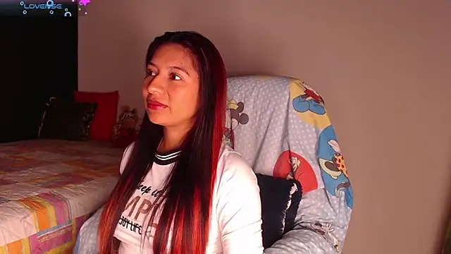 Snapshot of yes0225 chatting on 09-26-25, 02:21 yes0225 online show from 09-26-25, 02:21