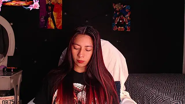 Snapshot of yes0225 chatting on 11-04-25, 03:44 yes0225 online show from 11-04-25, 03:44