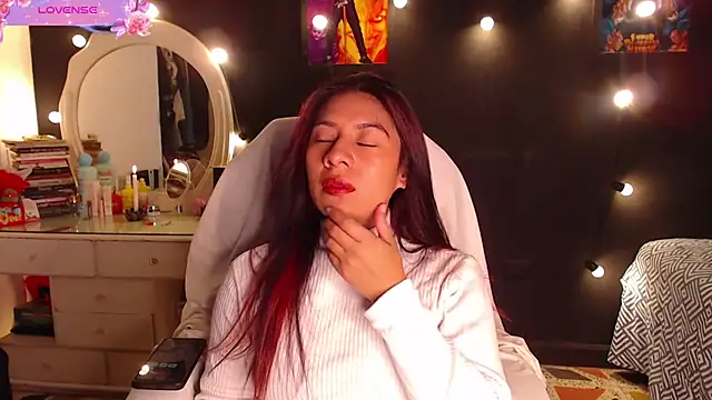 Snapshot of yes0225 chatting on 11-06-25, 01:12 yes0225 online show from 11-06-25, 01:12