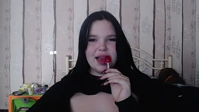 Snapshot of Victoriakot chatting on 03-18-25, 08:36 Victoriakot online show from 03-18-25, 08:36