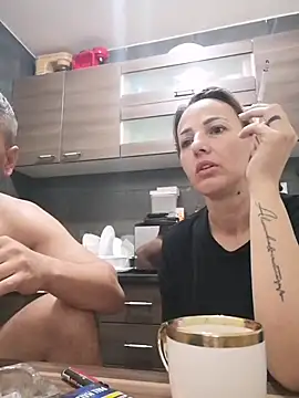 Snapshot of yourflowerpink chatting on 10-25-25, 04:42 yourflowerpink online show from 10-25-25, 04:42