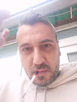 Snapshot of yourflowerpink chatting on 12-18-25, 07:36 yourflowerpink online show from 12-18-25, 07:36