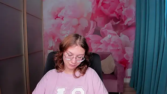 AngelinaLow online show from 11-04-25, 12:26