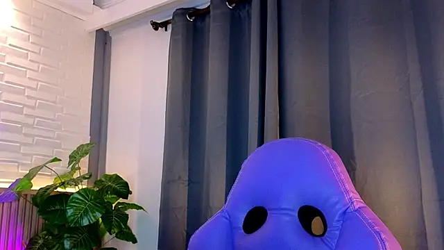 TiffanyWalk online show from 10-25-25, 11:40