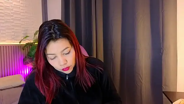 TiffanyWalk online show from 12-02-25, 10:53