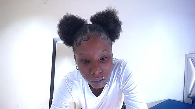 Snapshot of goldenn_ass1 chatting on 10-08-25, 03:04 goldenn ass1 online show from 10-08-25, 03:04