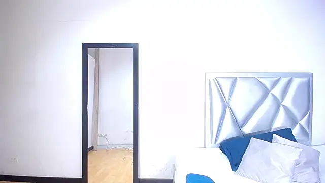 Snapshot of goldenn_ass1 chatting on 11-13-25, 04:00 goldenn ass1 online show from 11-13-25, 04:00