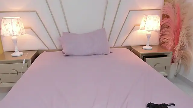 Snapshot of Amara_Sinclair chatting on 03-19-25, 10:53 Amara Sinclair online show from 03-19-25, 10:53