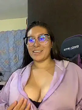 Snapshot of cloe_starr chatting on 03-14-25, 09:43 cloe starr online show from 03-14-25, 09:43