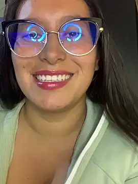 Snapshot of cloe_starr chatting on 03-17-25, 10:06 cloe starr online show from 03-17-25, 10:06