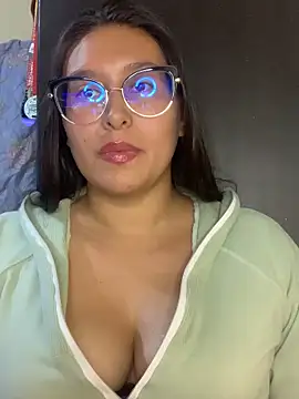 Snapshot of cloe_starr chatting on 03-18-25, 01:10 cloe starr online show from 03-18-25, 01:10