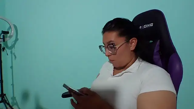 Snapshot of cloe_starr chatting on 10-10-25, 11:04 cloe starr online show from 10-10-25, 11:04