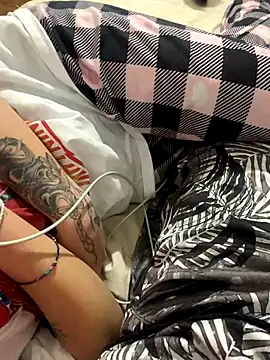 LexieB online show from 11-04-25, 04:50