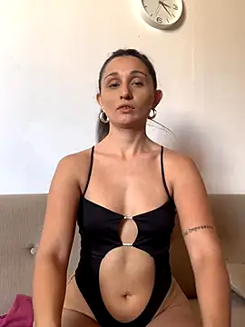 Snapshot of luci_brecman chatting on 10-19-25, 03:56 luci brecman online show from 10-19-25, 03:56