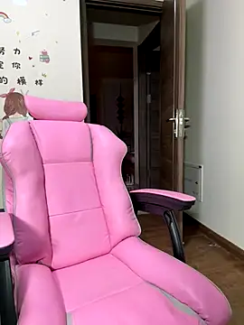 Snapshot of aa520uv chatting on 10-15-25, 04:29 aa520uv online show from 10-15-25, 04:29