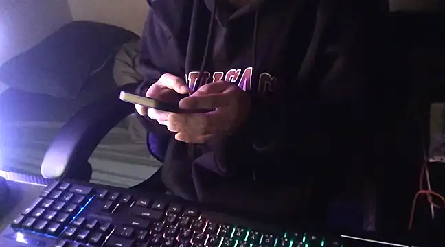 Snapshot of zhezheggin chatting on 03-16-25, 01:17 zhezheggin online show from 03-16-25, 01:17