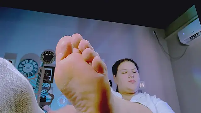 FlorenceAnderson online show from 10-07-25, 08:33