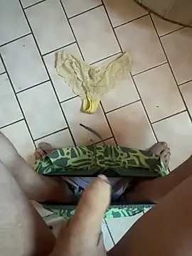 Snapshot of wassermann8484 chatting on 04-07-26, 12:05 wassermann8484 online show from 04-07-26, 12:05