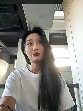 linger-23 online show from 10-09-25, 04:54