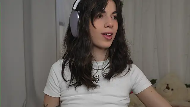 mystica  online show from 10-18-25, 11:33