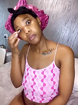 Snapshot of Hotytoty26 chatting on 10-28-25, 02:37 Hotytoty26 online show from 10-28-25, 02:37