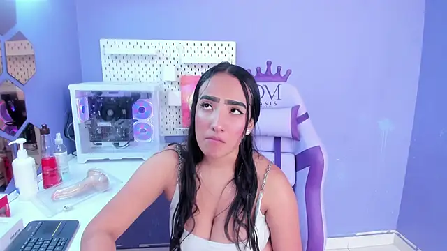 Snapshot of Alice_26_ chatting on 02-04-26, 01:28 Alice 26 online show from 02-04-26, 01:28