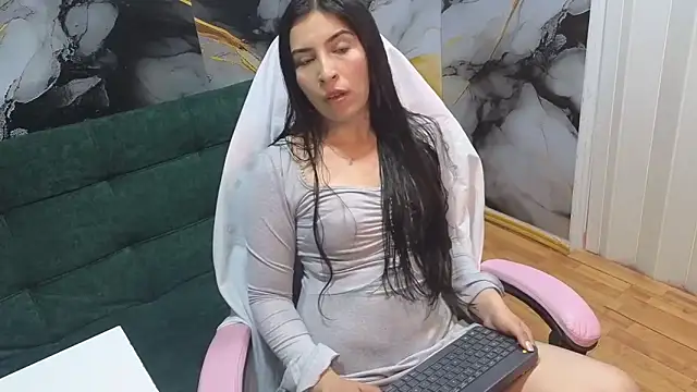 Snapshot of valery_0803 chatting on 10-20-25, 07:36 valery 0803 online show from 10-20-25, 07:36