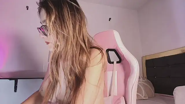 Nicole blake  online show from 10-11-25, 02:26