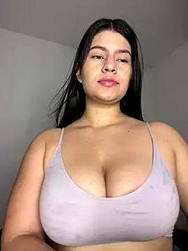 Snapshot of Saanvi21 chatting on 11-18-25, 10:36 Saanvi21 online show from 11-18-25, 10:36