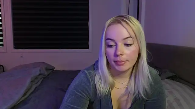 Snapshot of margot_robbie7 chatting on 10-09-25, 10:52 margot robbie7 online show from 10-09-25, 10:52