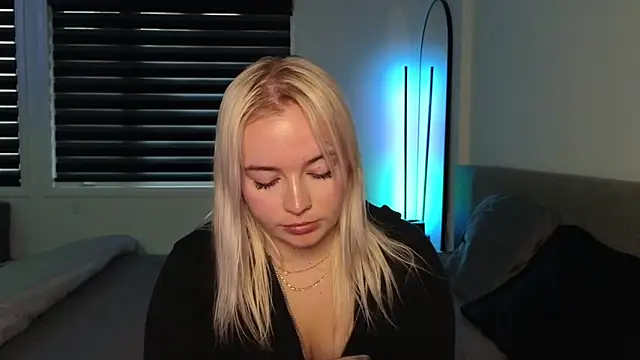 Snapshot of margot_robbie7 chatting on 10-23-25, 10:08 margot robbie7 online show from 10-23-25, 10:08