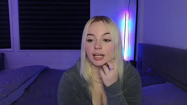 Snapshot of margot_robbie7 chatting on 11-17-25, 11:32 margot robbie7 online show from 11-17-25, 11:32