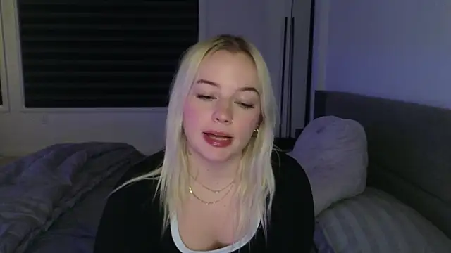 Snapshot of margot_robbie7 chatting on 11-19-25, 12:32 margot robbie7 online show from 11-19-25, 12:32