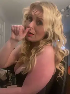 Snapshot of Mistress-LillyRose chatting on 03-19-25, 04:02 Mistress-LillyRose online show from 03-19-25, 04:02