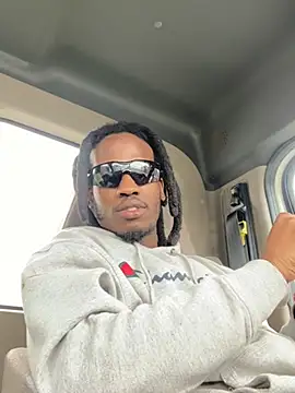 Sir-Tucker online show from 03-13-25, 05:39