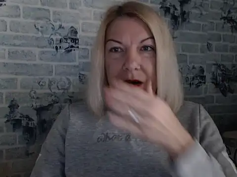 Snapshot of Lillia_Ray chatting on 10-13-25, 05:51 Lillia Ray online show from 10-13-25, 05:51