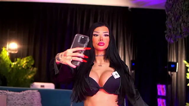 ChicaOra online show from 02-27-26, 10:32