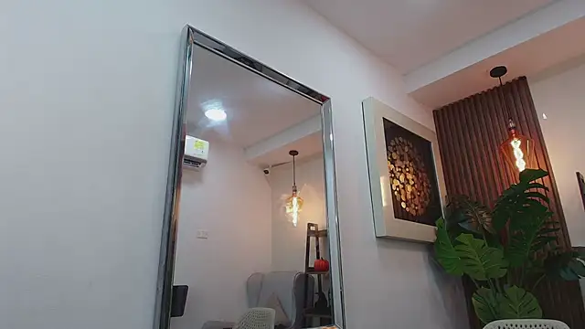 Coral Lise online show from 10-21-25, 11:11