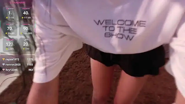 Snapshot of YuliethPetite chatting on 11-04-25, 12:43 YuliethPetite online show from 11-04-25, 12:43