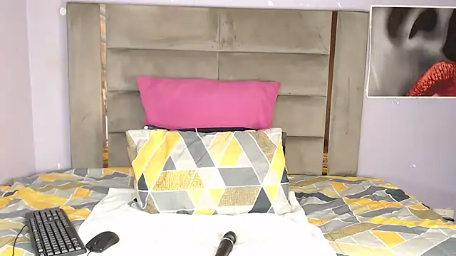 ShyTiny Bae online show from 11-11-25, 08:47