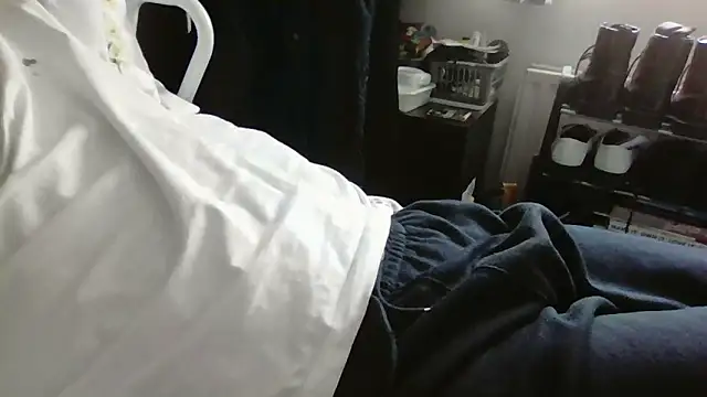 Snapshot of cumplaywithme78 chatting on 04-16-26, 09:43 cumplaywithme78 online show from 04-16-26, 09:43