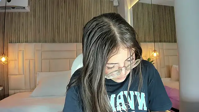 DulceVela  online show from 09-11-25, 10:43