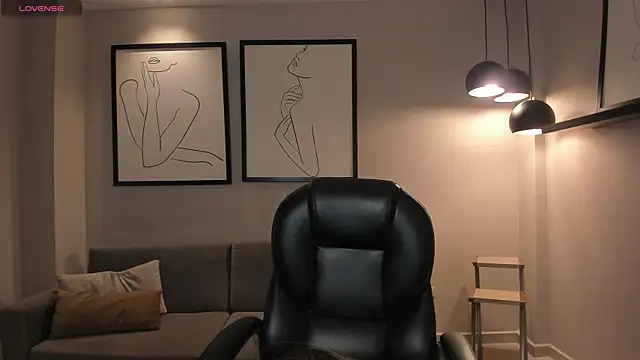 MaiaCollins online show from 10-24-25, 06:04