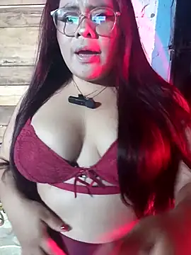 Snapshot of Trilyn25 chatting on 10-16-25, 02:01 Trilyn25 online show from 10-16-25, 02:01