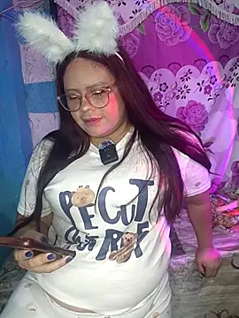 Snapshot of Trilyn25 chatting on 10-31-25, 02:56 Trilyn25 online show from 10-31-25, 02:56