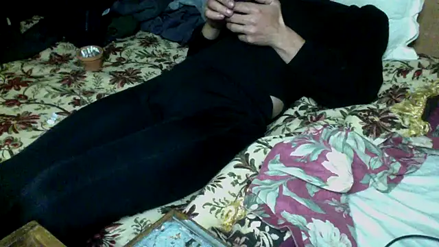 JoaoPinto0 online show from 11-08-25, 12:33