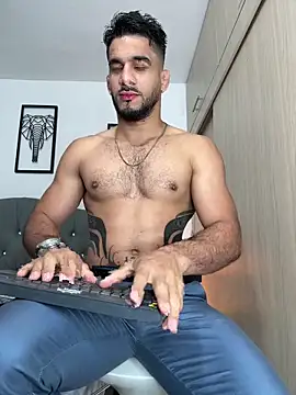 Maximiliano ford online show from 09-27-25, 10:42